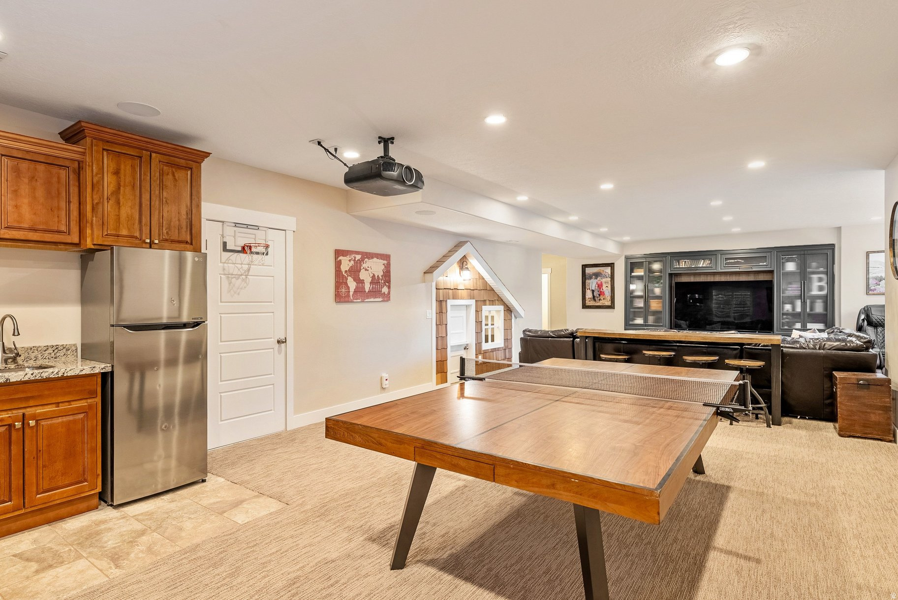 ASPEN CREST - Residential