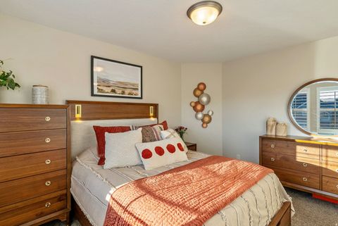 Tiny photo for 11177 S MIRIAM OAKS DR, South Jordan, UT 84095 (MLS # 2159078)