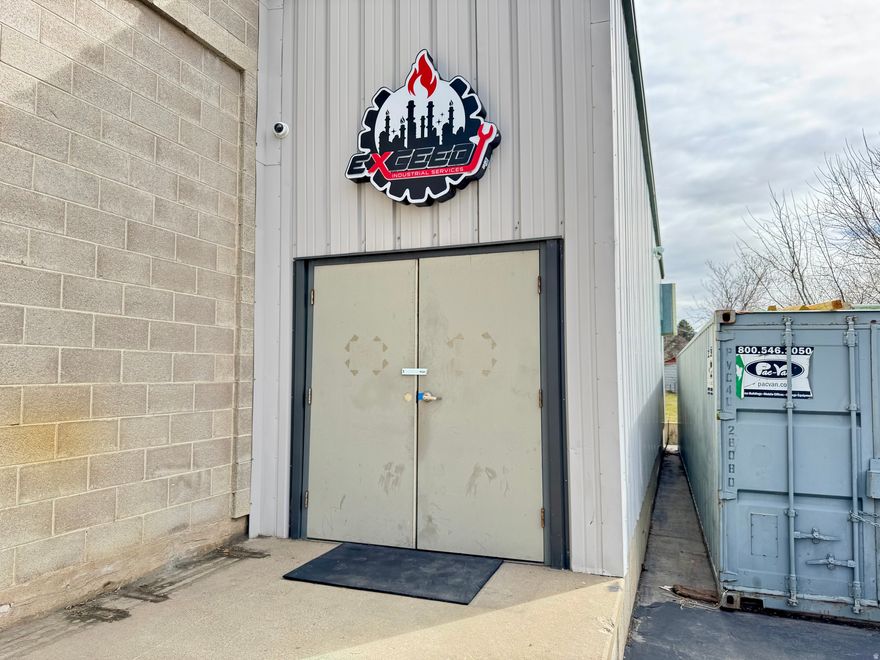 Prime 2,600 sq ft commercial gem in Bountiful-perfect for storage, office. Open layout with high ceilings, secure loading access, ample parking, and flexible zoning for mixed use. Room for workshop or inventory, plus all utilities included with rent-no surprises on power, water, or HVAC. Easy I-15 access, ideal for contractors, e-commerce, or small biz. Clean, well-maintained-move in and grow. Schedule a tour today!