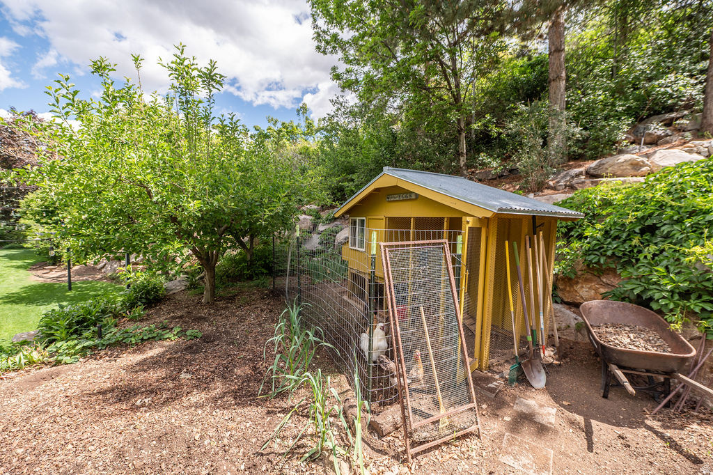 ORCHARD HILLS - Residential