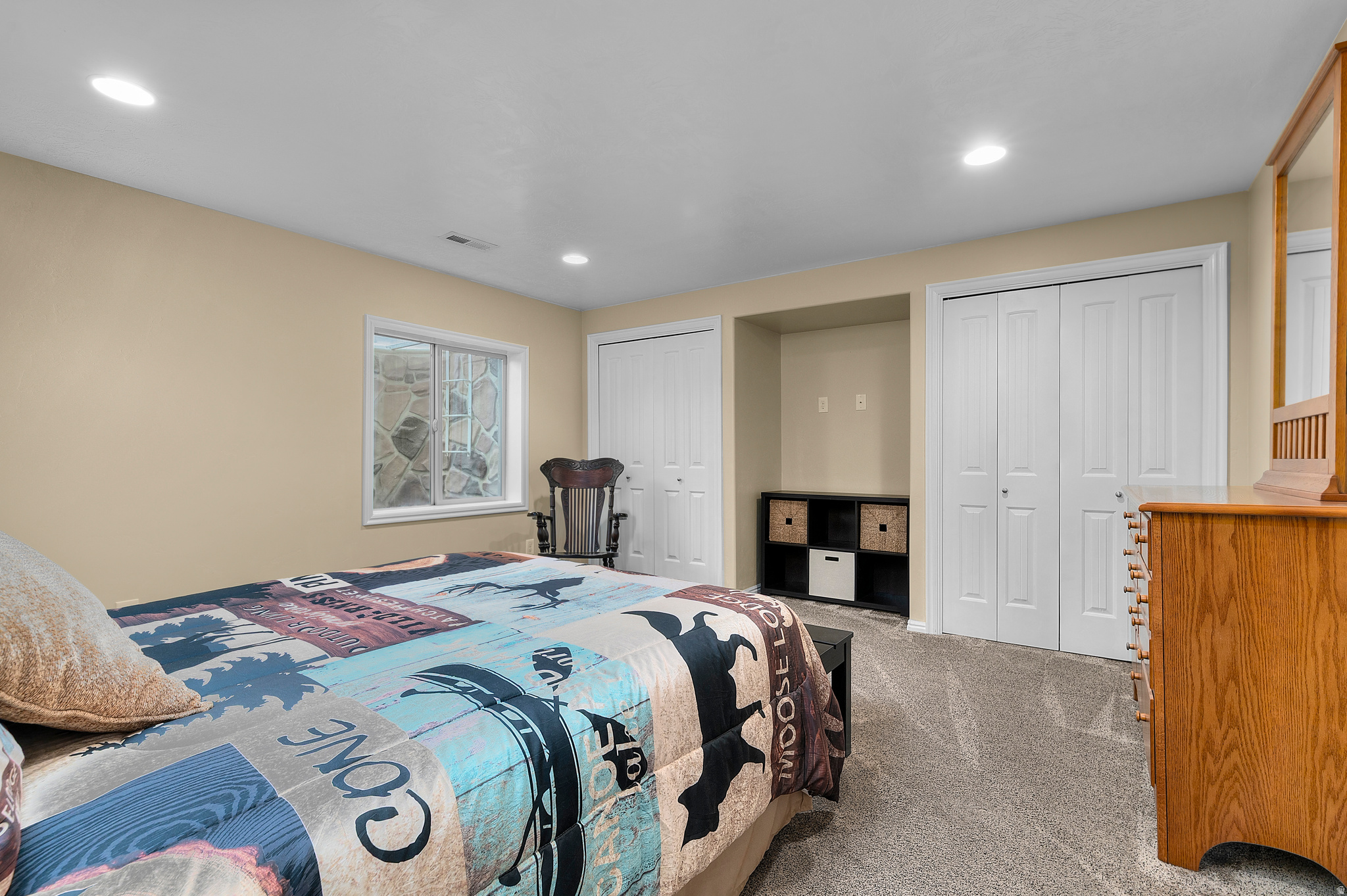 THE BENCHES - Residential