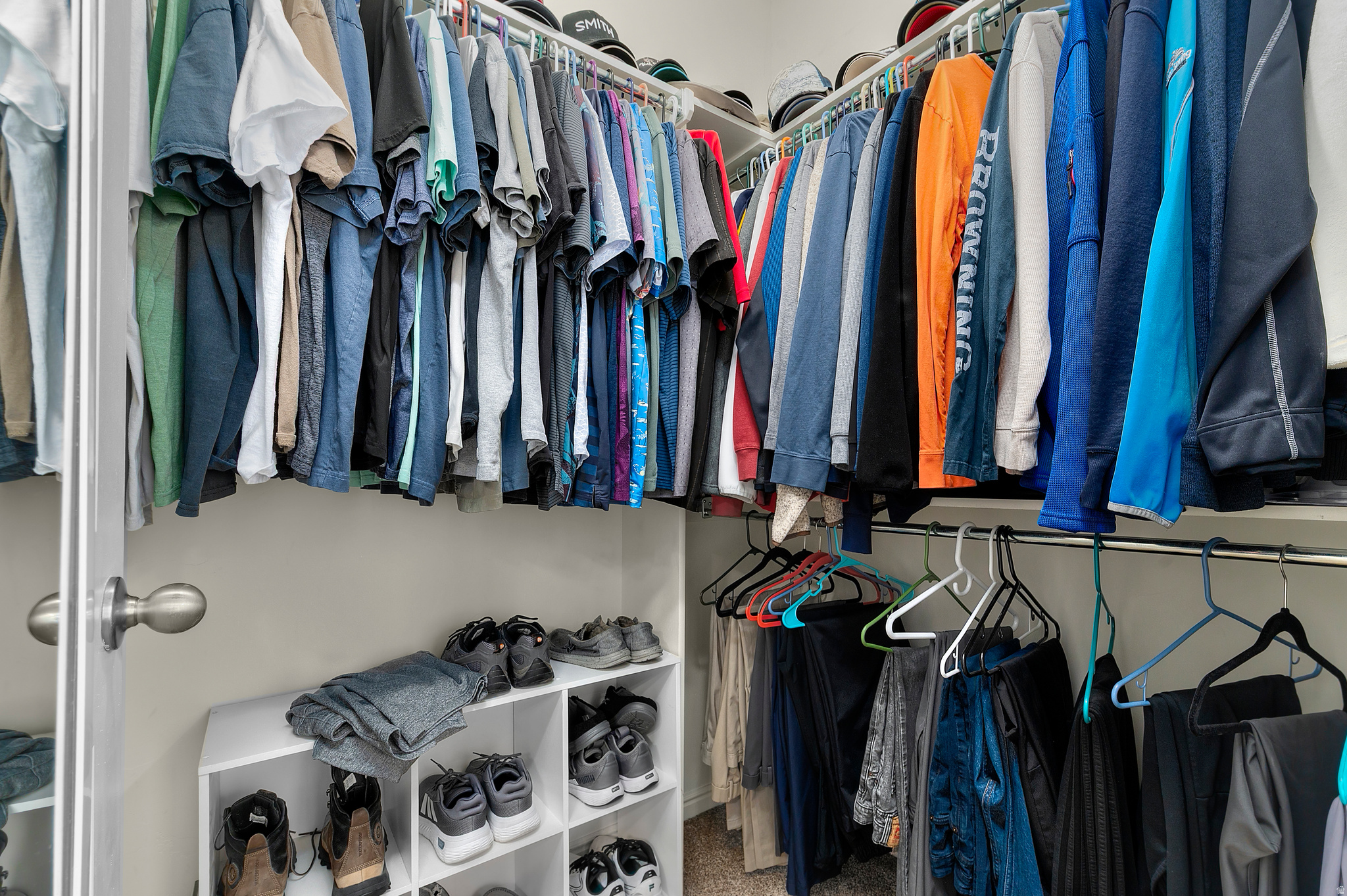 THE BENCHES - Residential