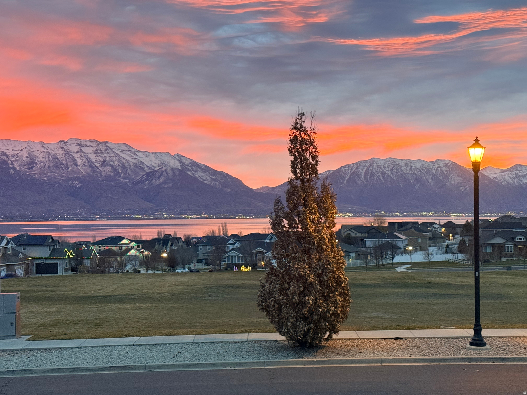 THE BENCHES - Residential