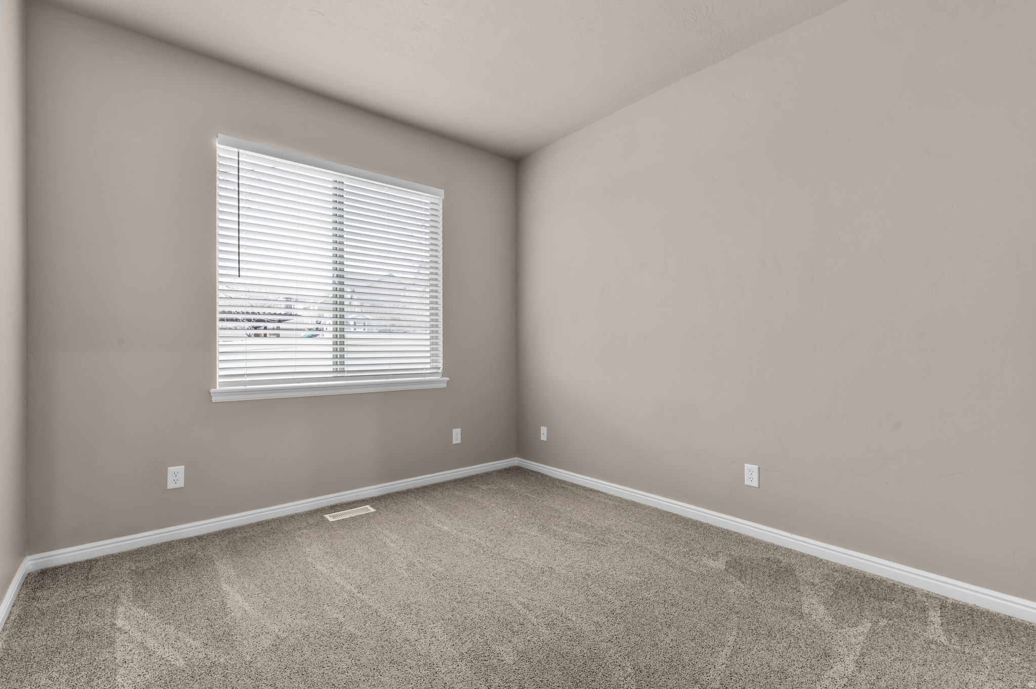 THE BENCHES - Residential