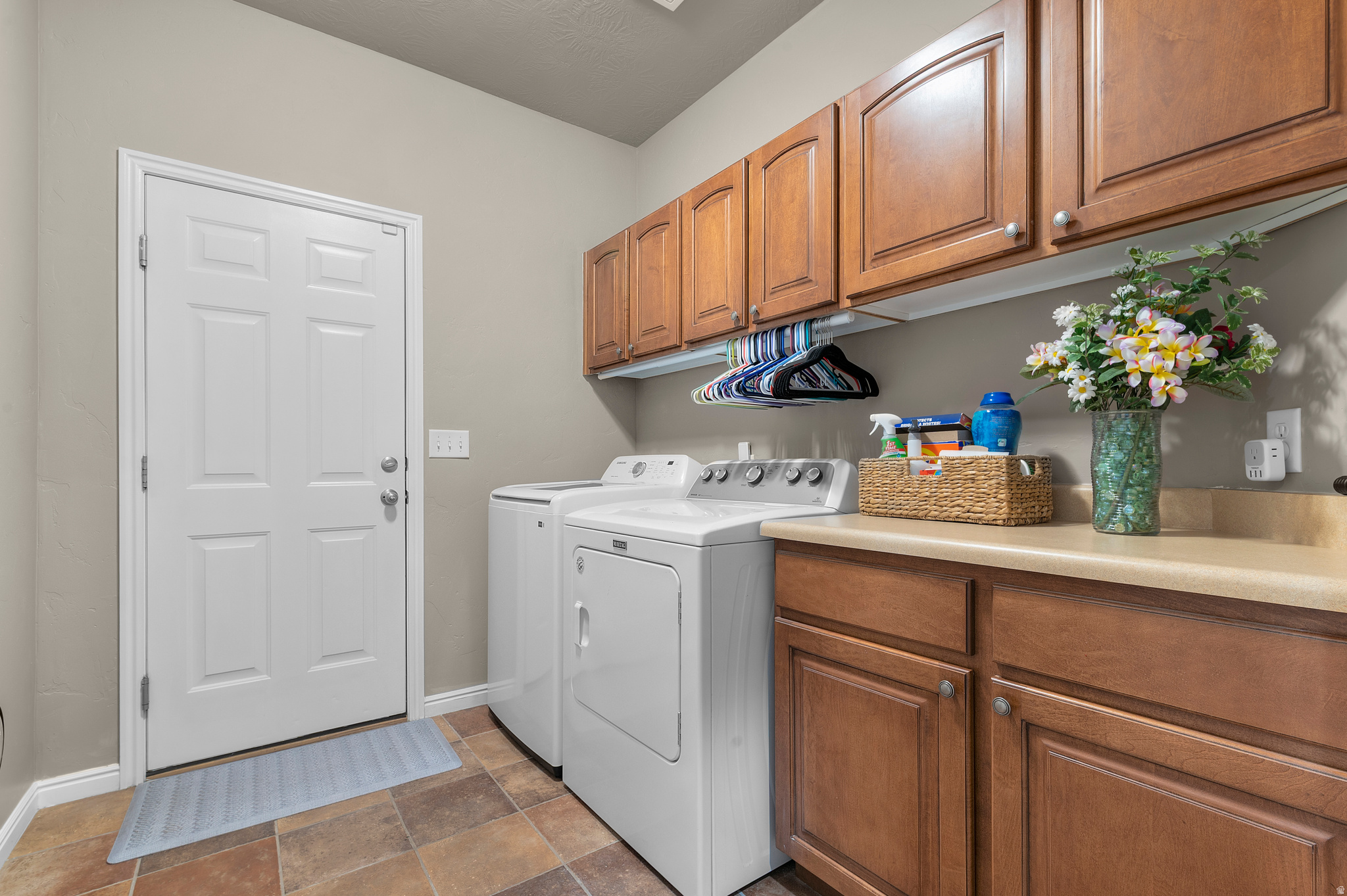 THE BENCHES - Residential