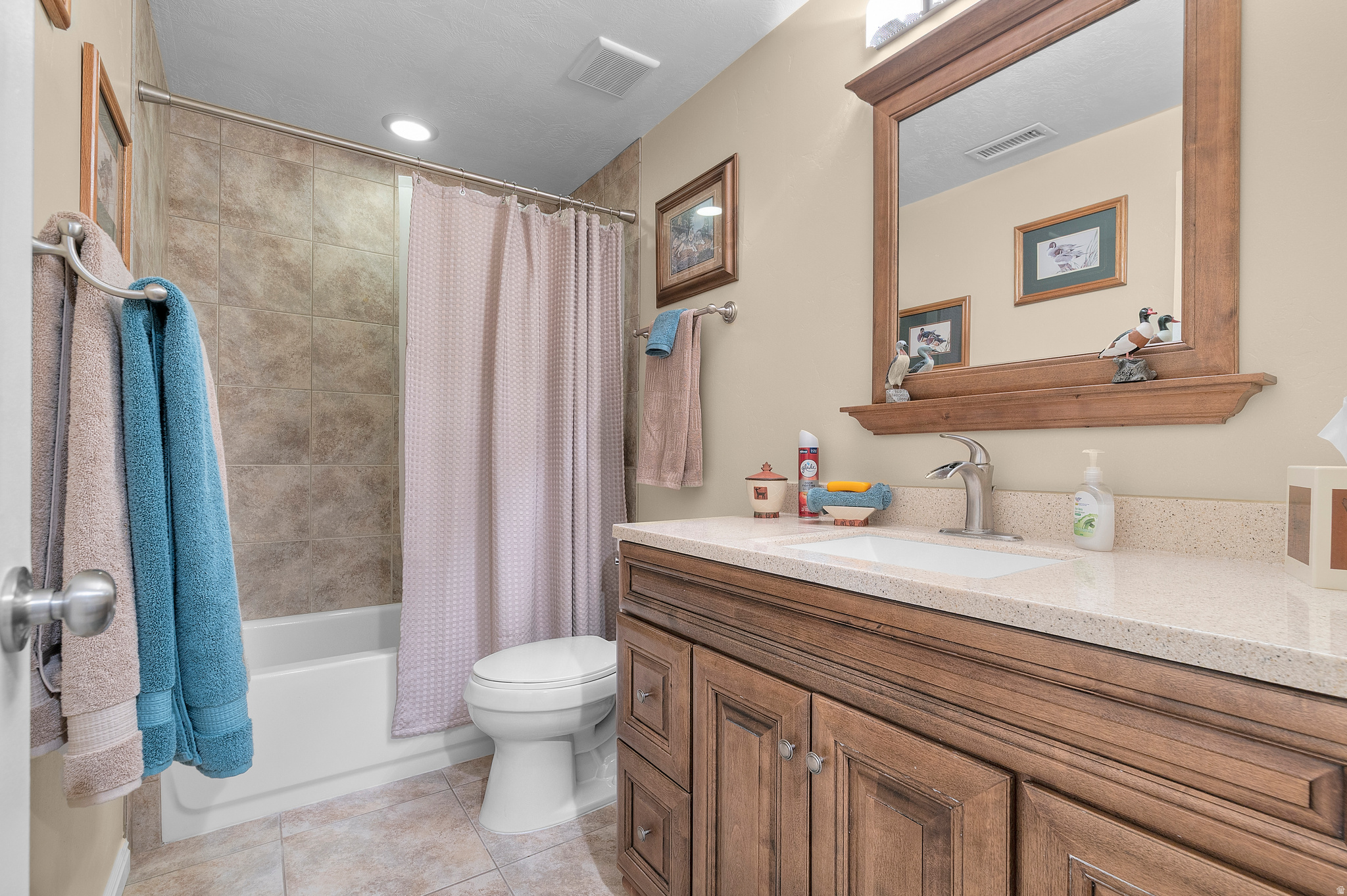 THE BENCHES - Residential