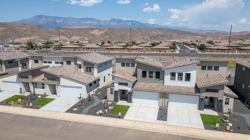 Photo of 2948 W 570 N, Hurricane, UT 84737 (MLS # 2178340)