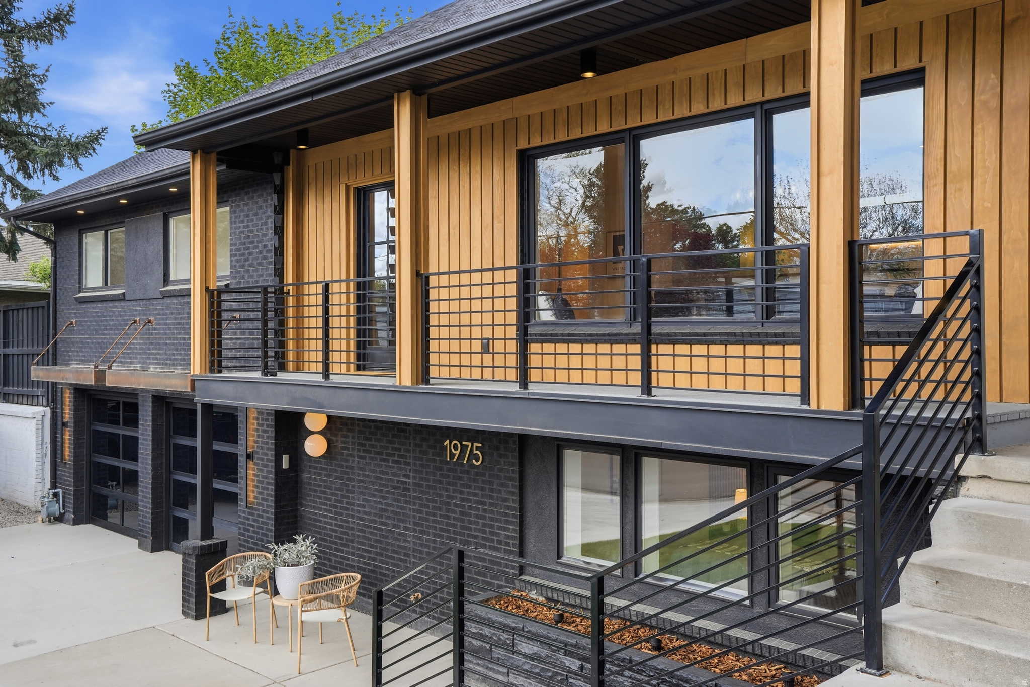 APOSHIAN SUB - Residential