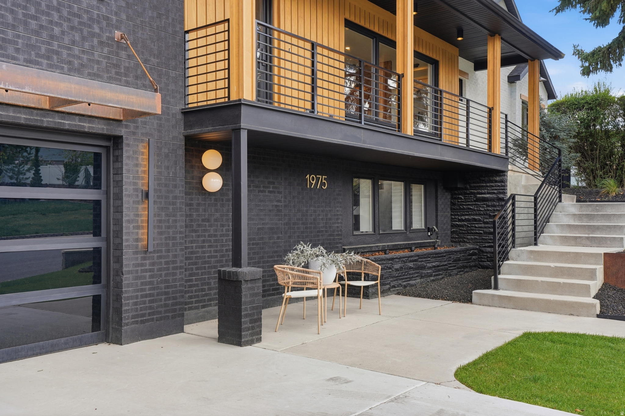 APOSHIAN SUB - Residential