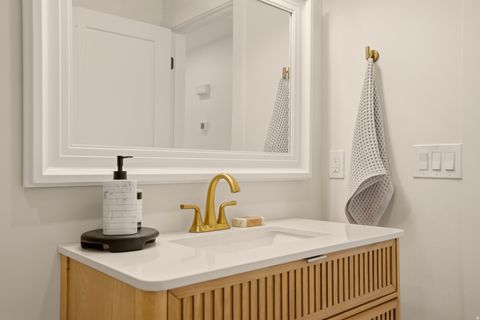 Tiny photo for 1975 E GUNDERSON LN S, Holladay, UT 84124 (MLS # 2151274)