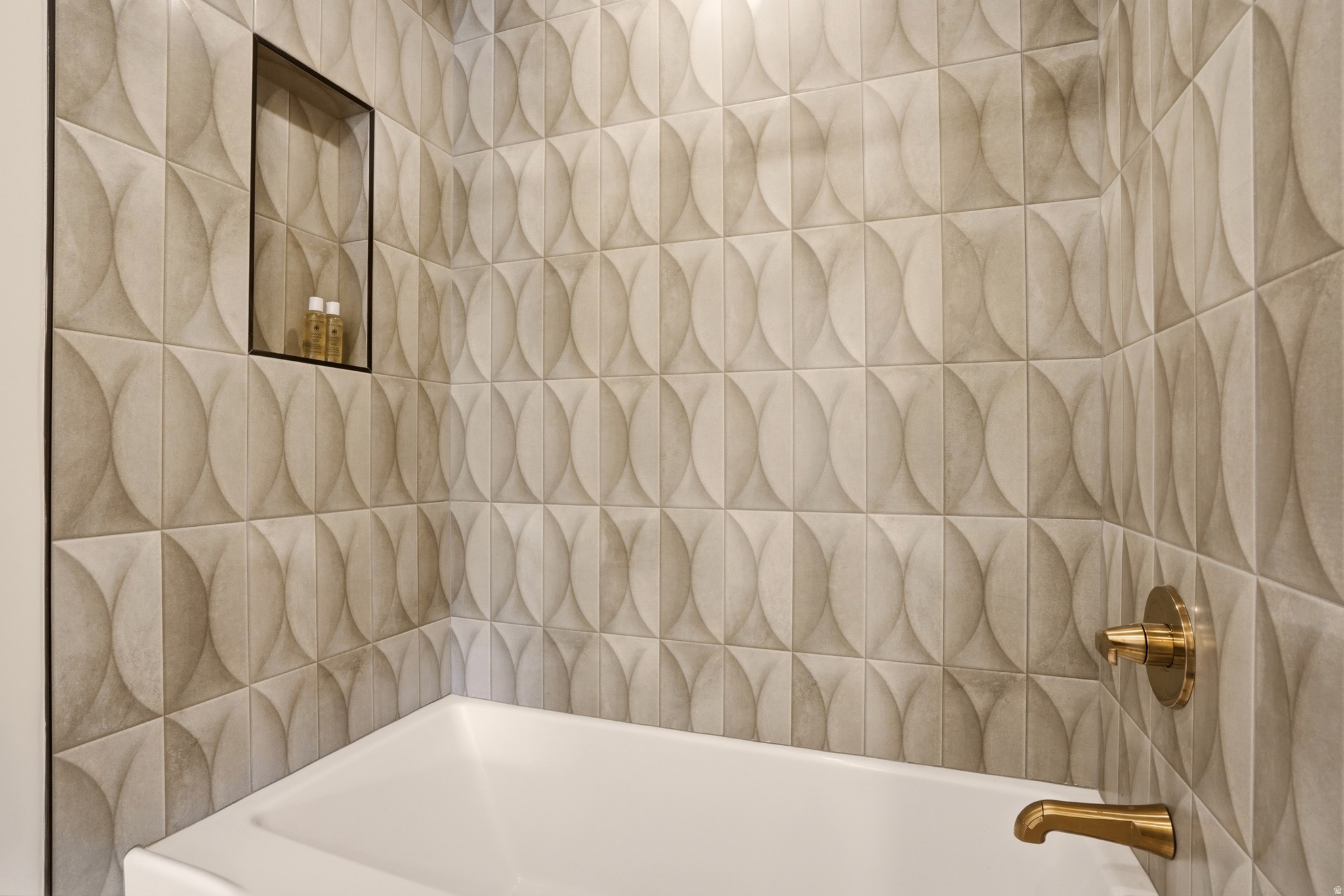 APOSHIAN SUB - Residential