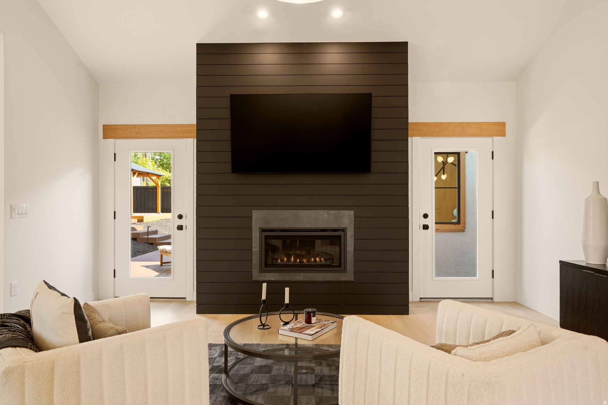 APOSHIAN SUB - Residential