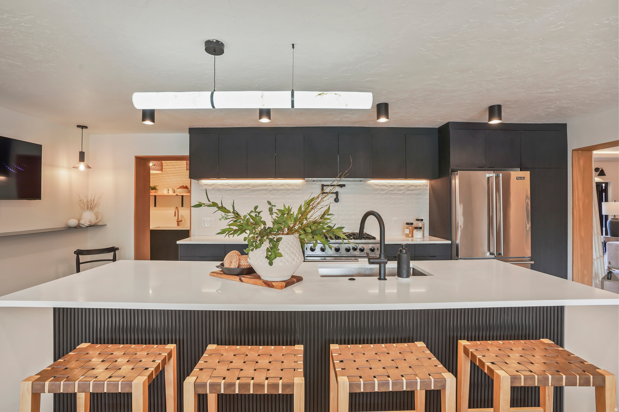 APOSHIAN SUB - Residential