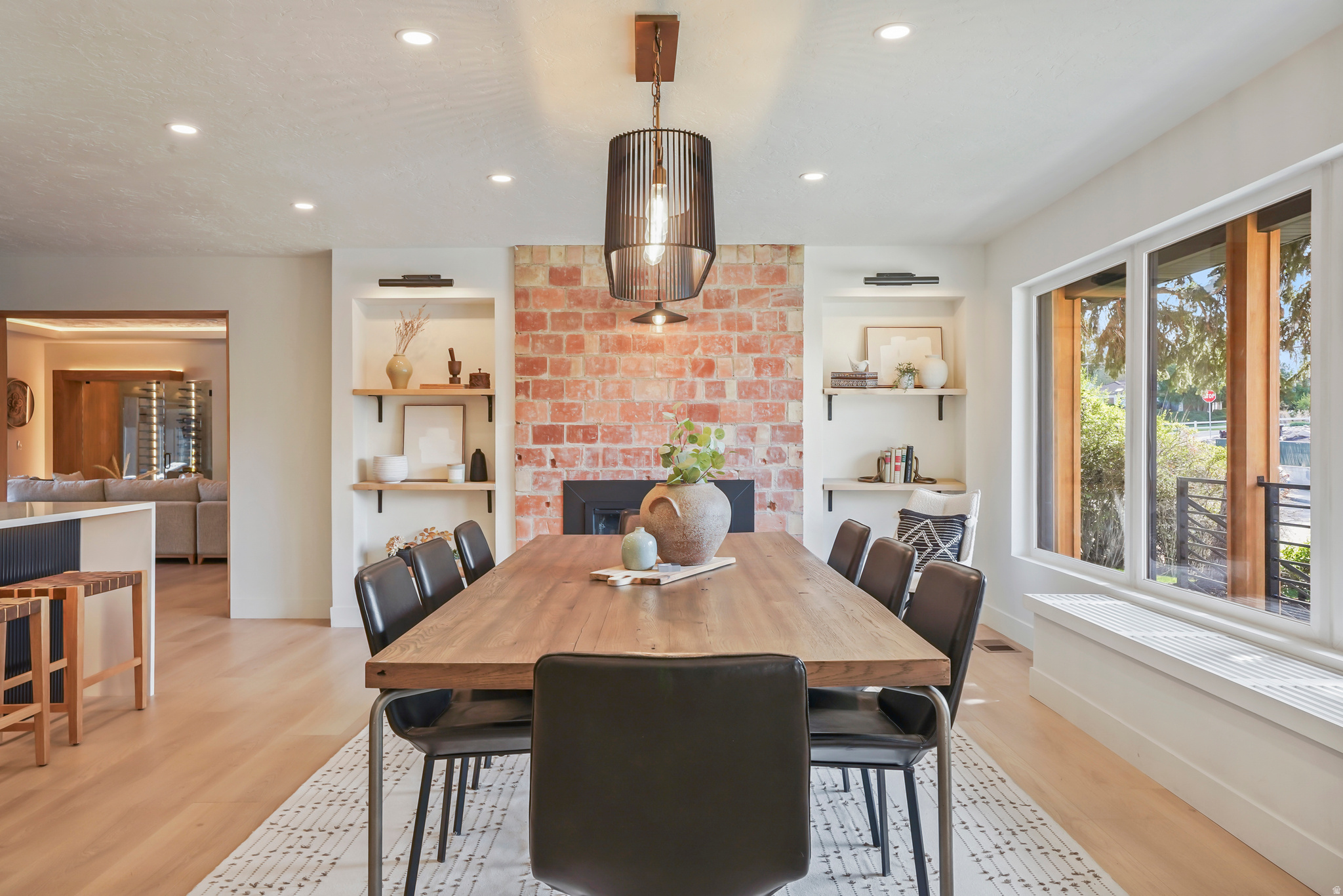 APOSHIAN SUB - Residential