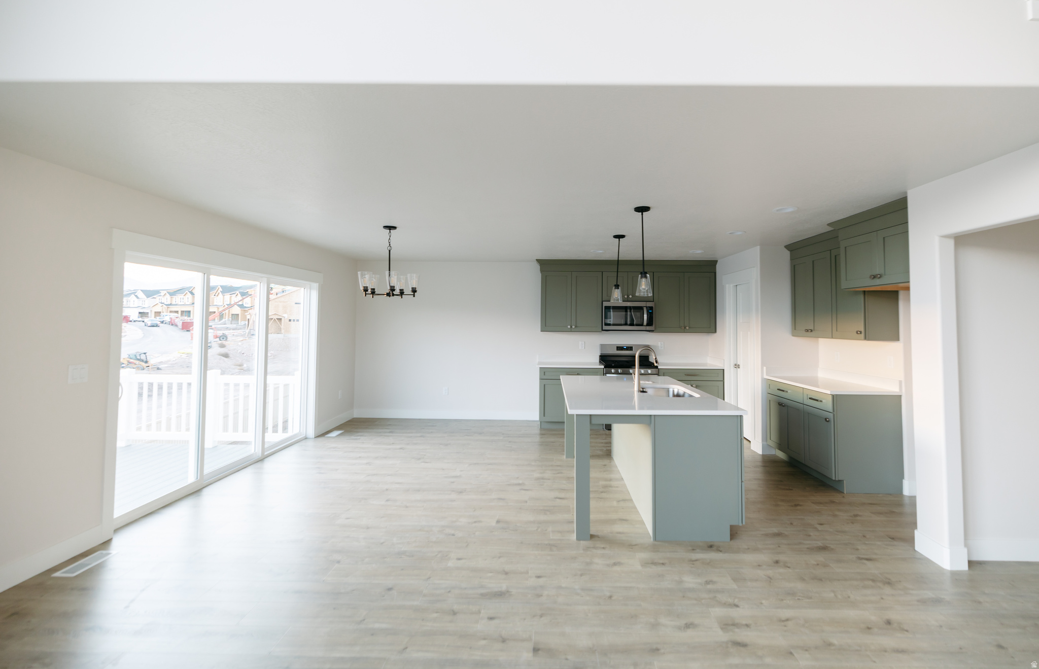 RIDGEHORNE - Residential