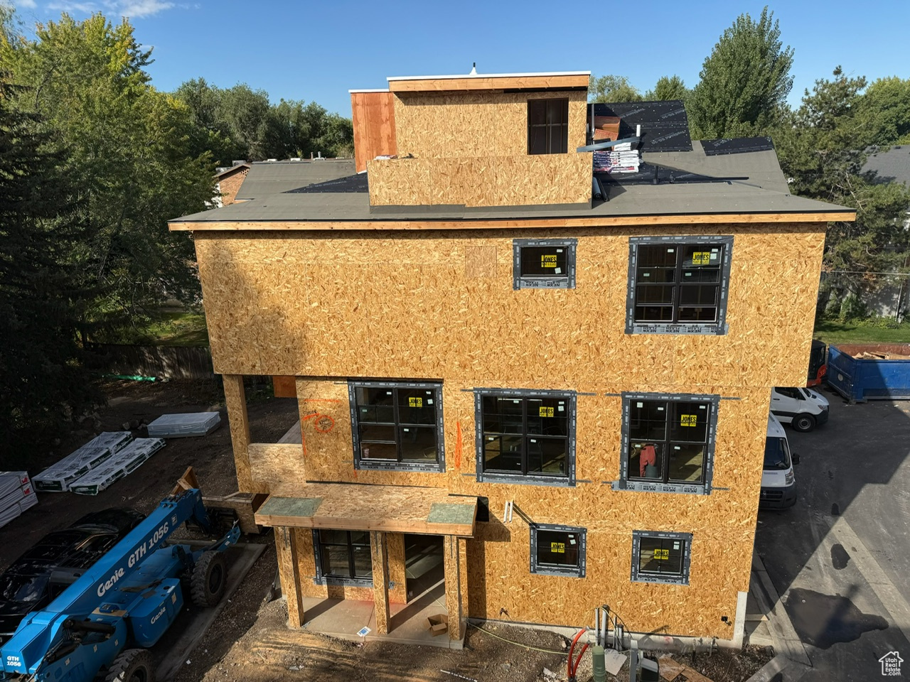 COTTAGES AT HOLLADAY - Residential