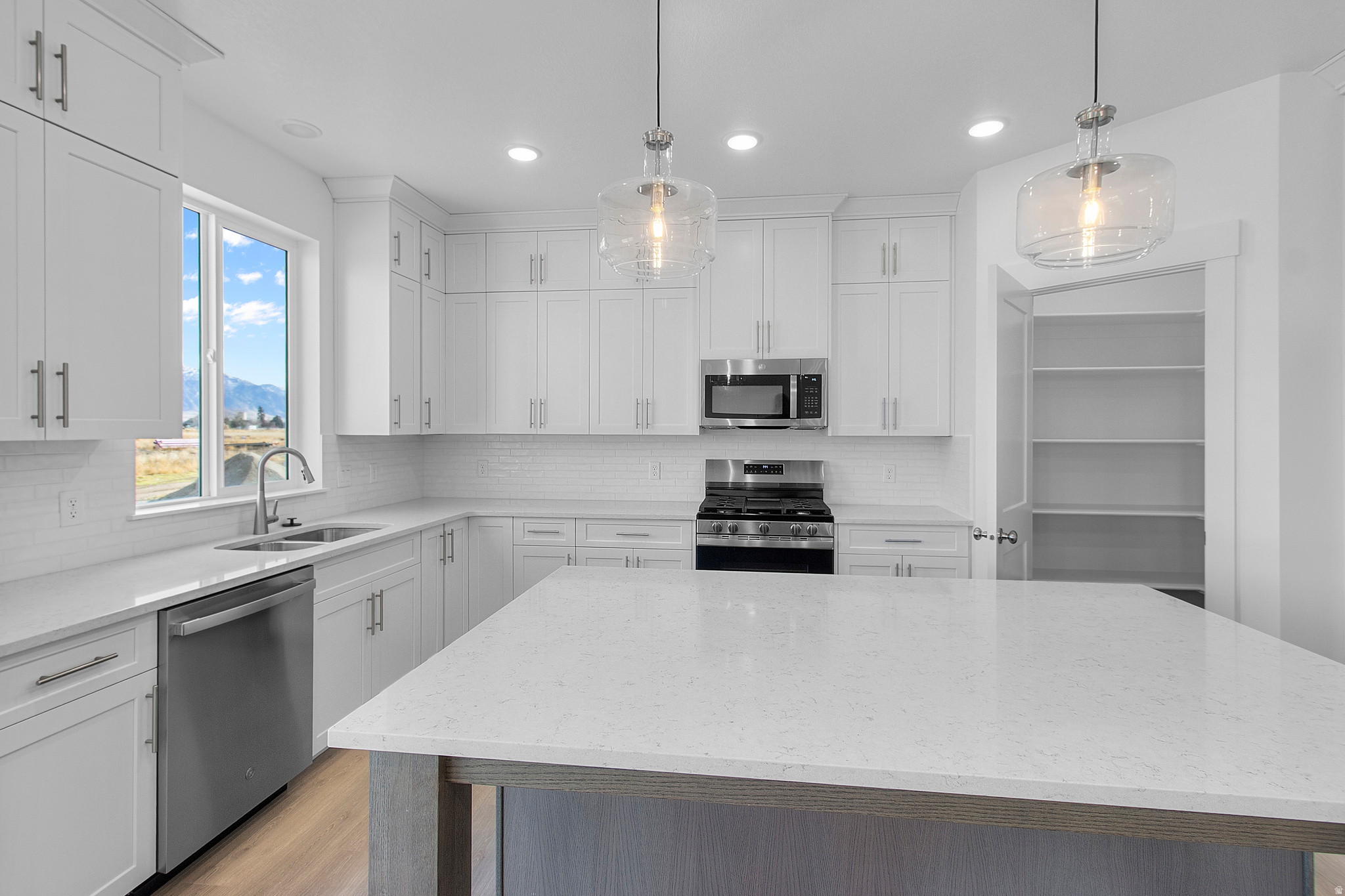 RIVER'S EDGE - Residential