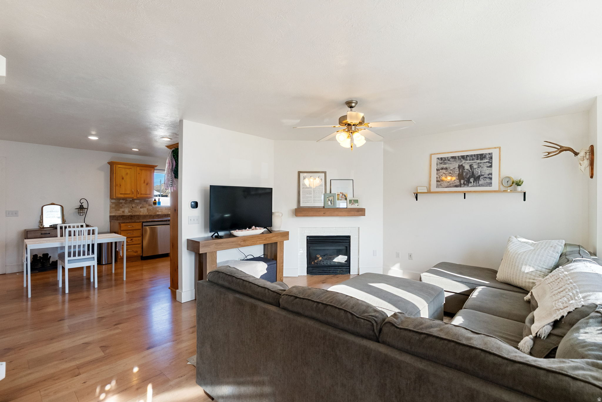 CASTLE VIEW MANOR - Residential