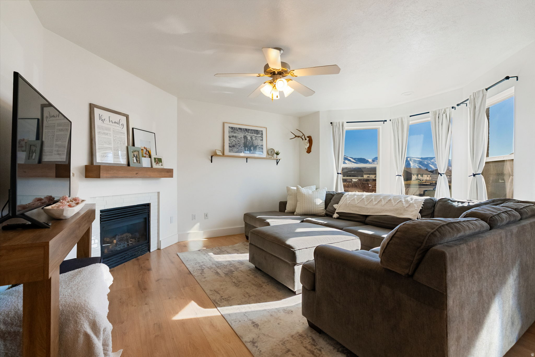 CASTLE VIEW MANOR - Residential