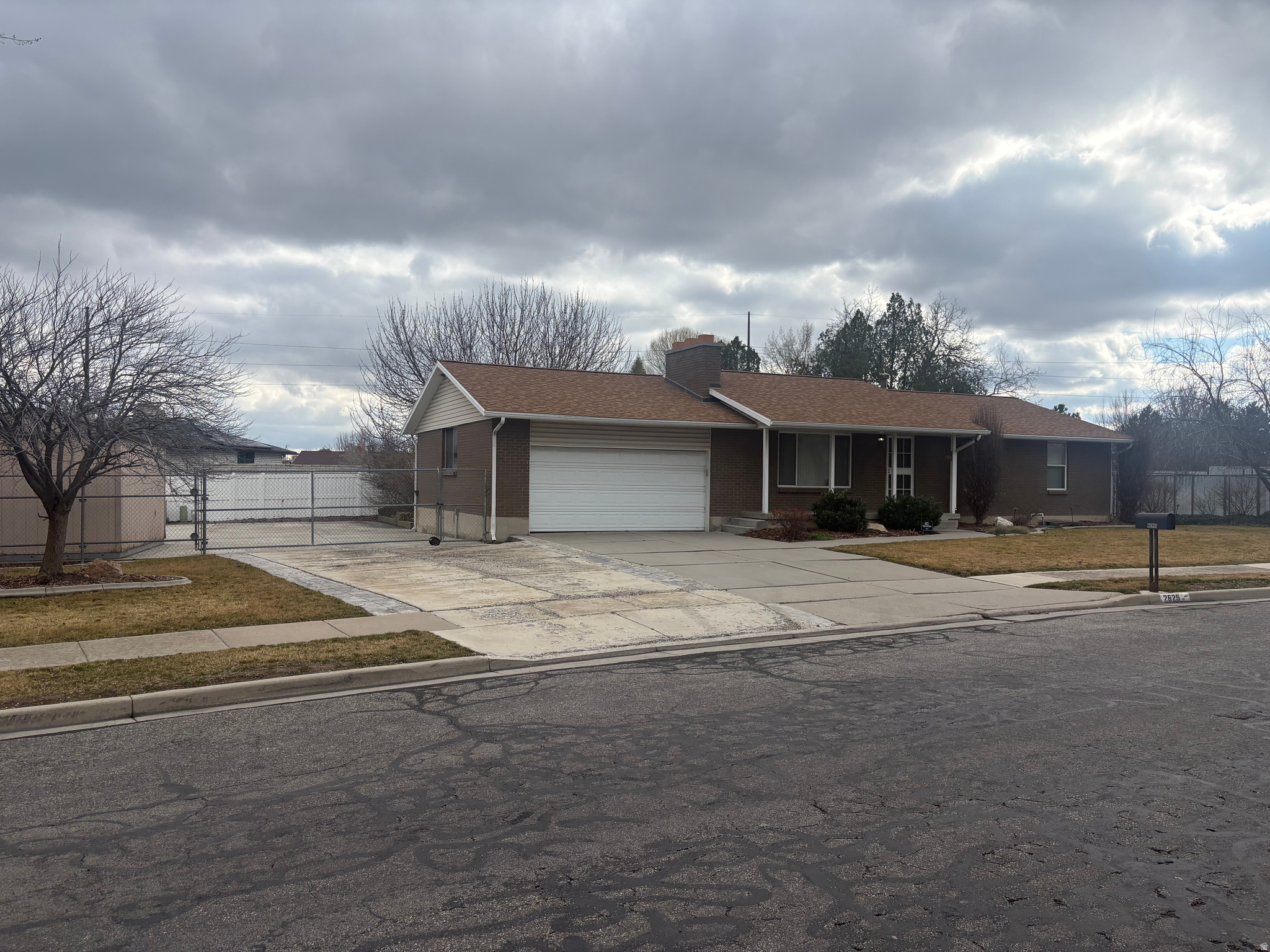 SPRING MEADOW - Residential