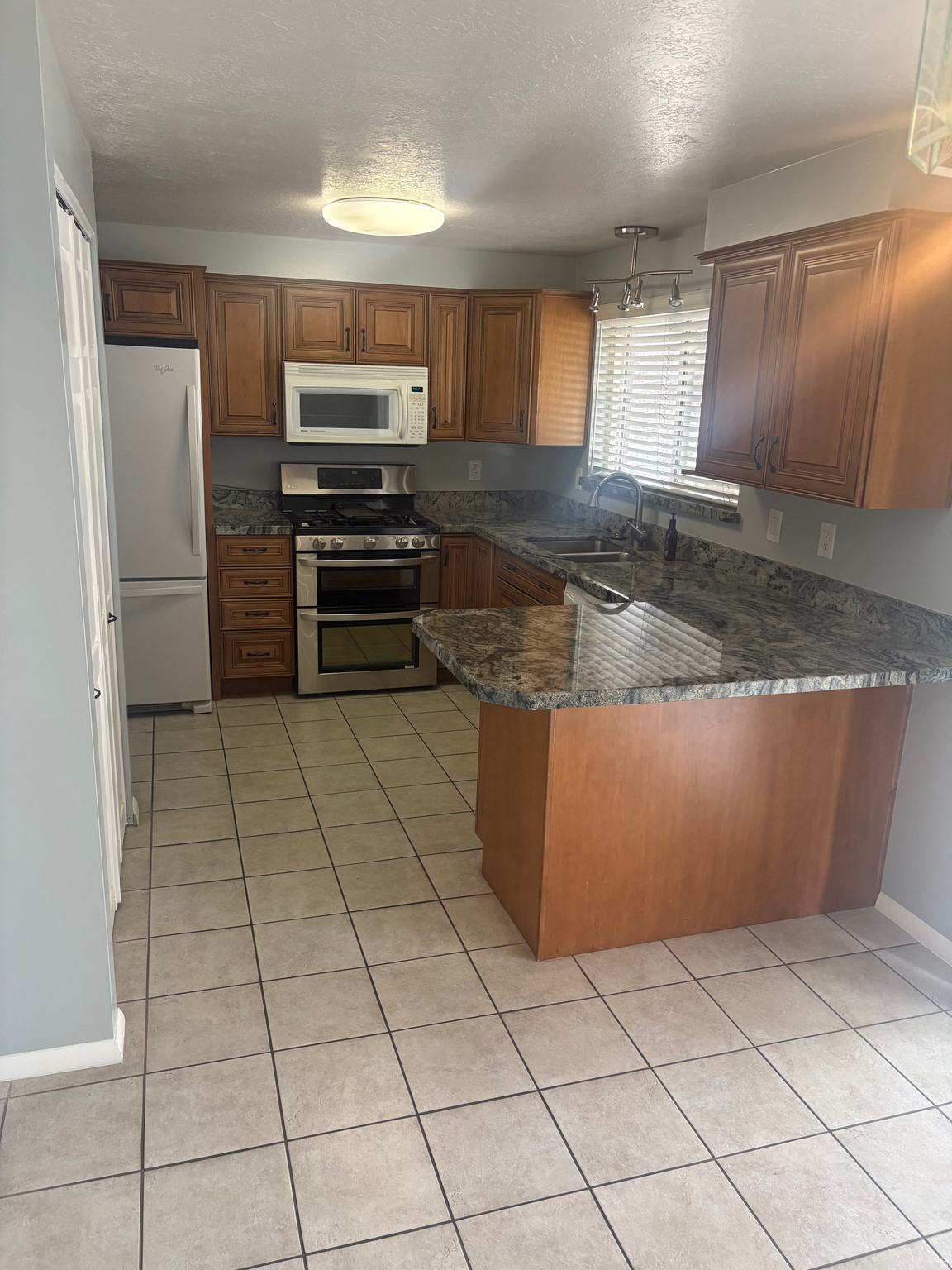 SPRING MEADOW - Residential