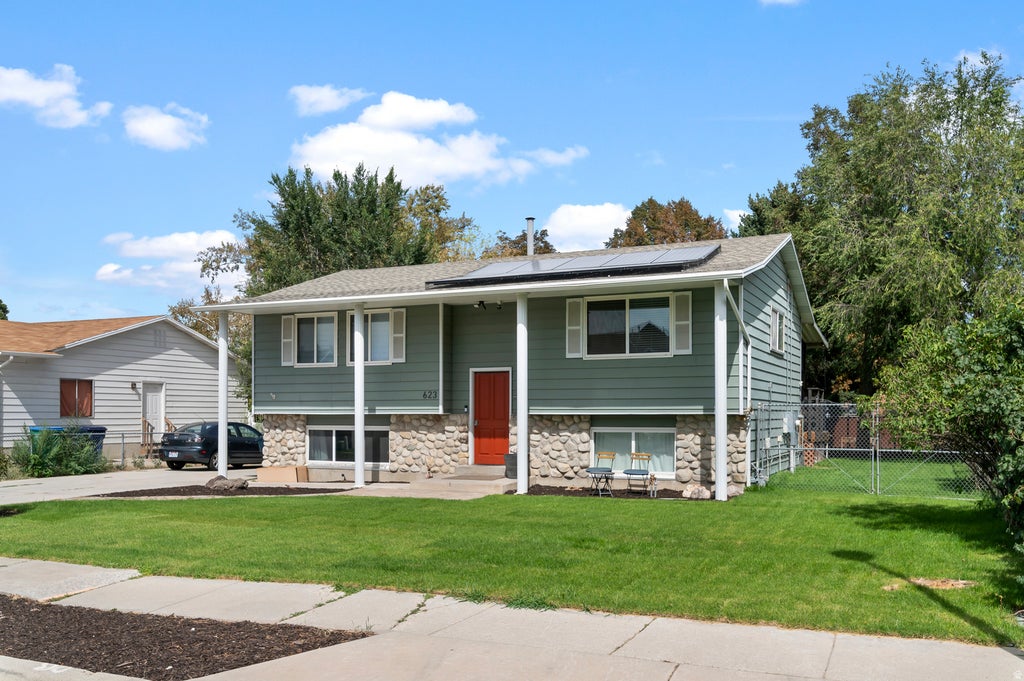 Photo of 623 E 8600 S, Sandy, UT 84070 (MLS # 2185877)