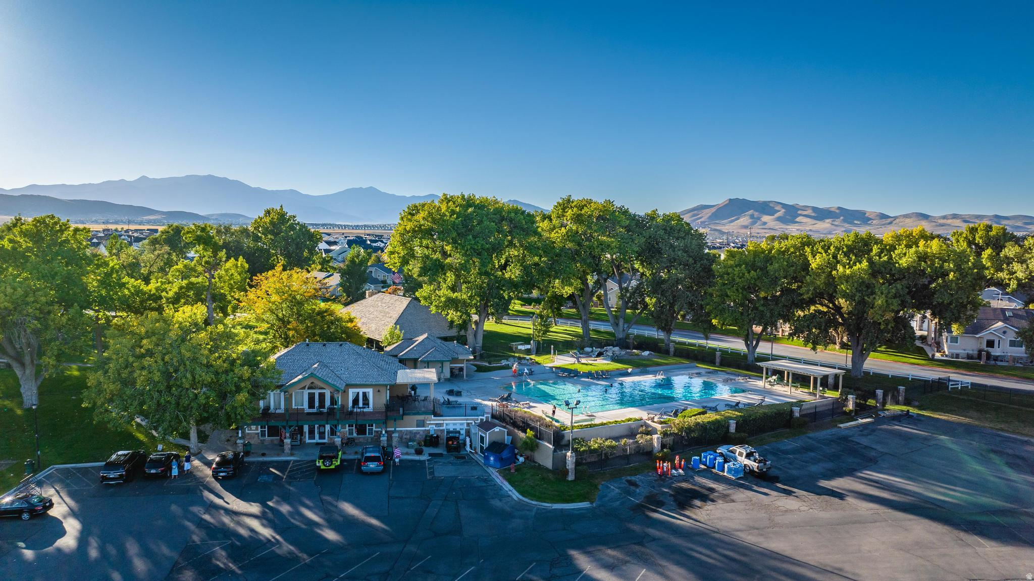 SARATOGA SPRINGS - Residential