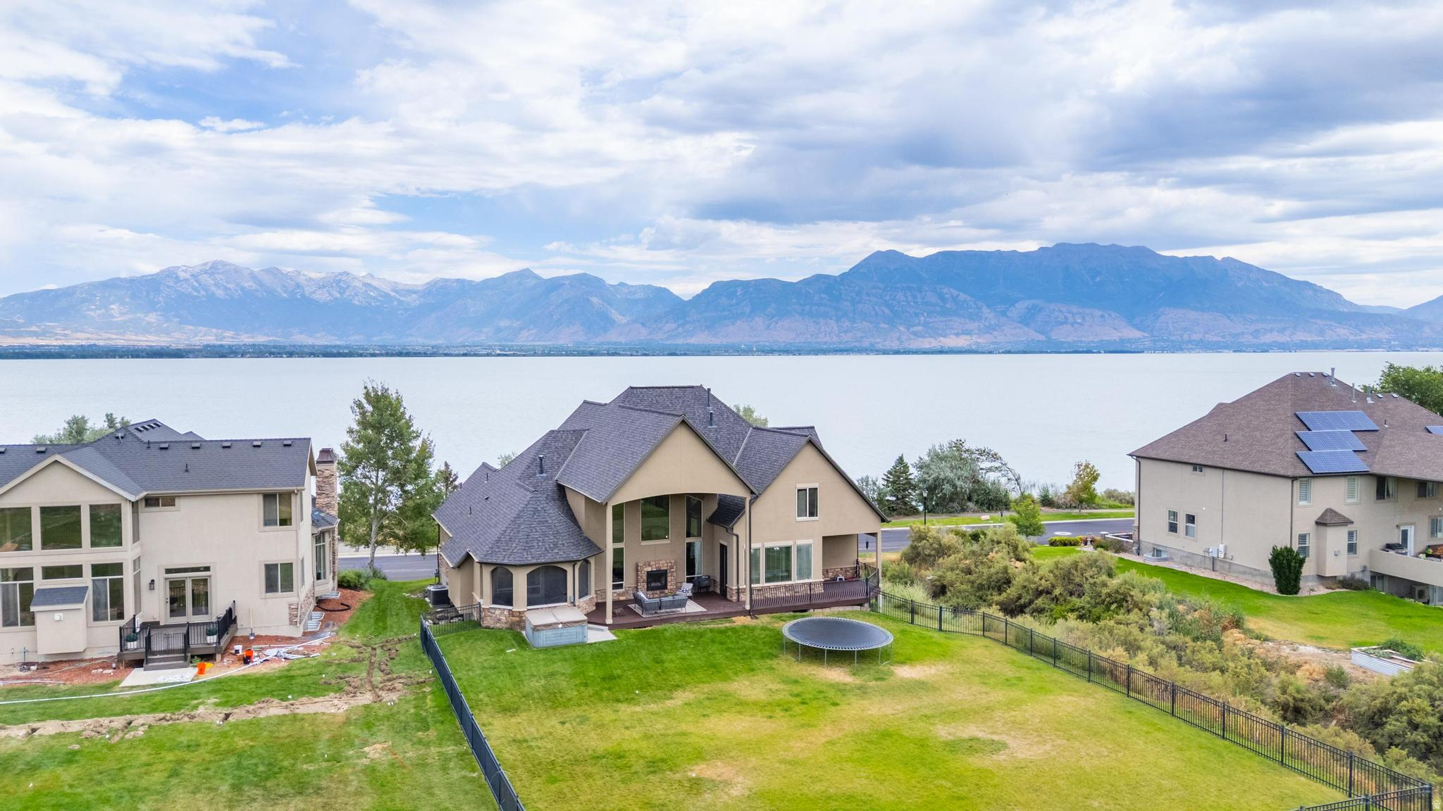 SARATOGA SPRINGS - Residential