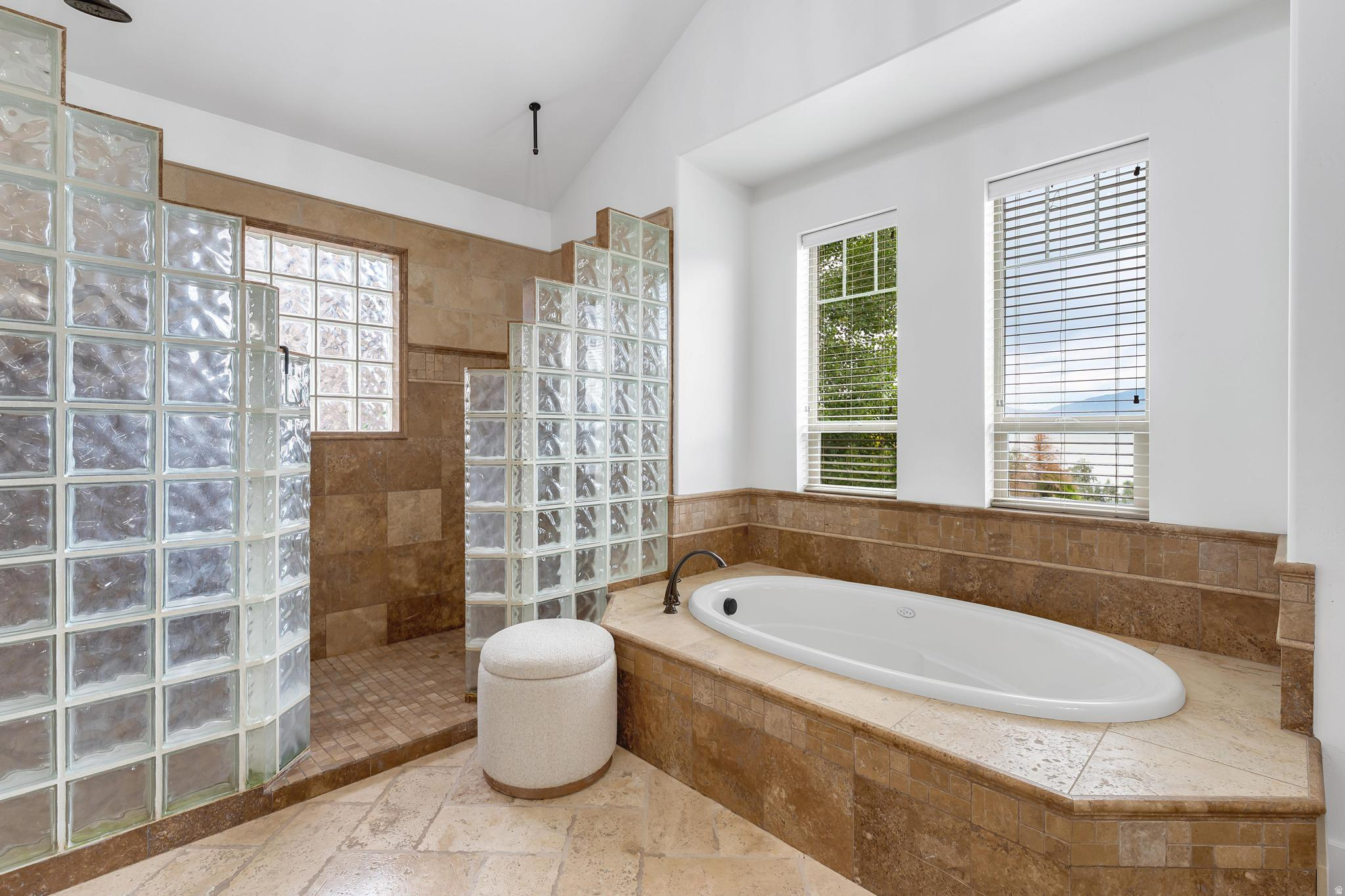 SARATOGA SPRINGS - Residential