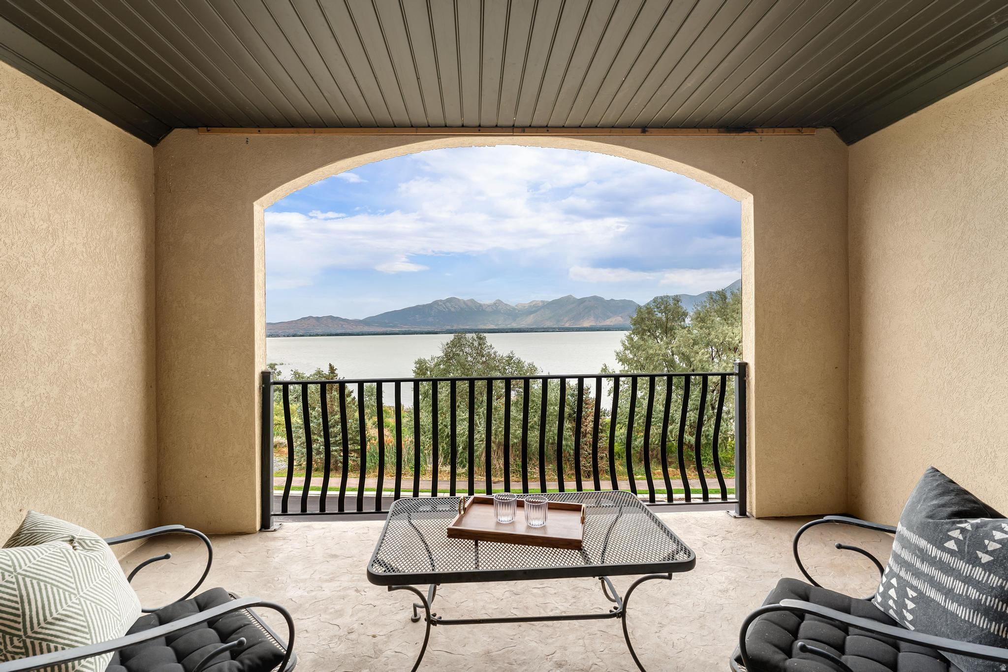 SARATOGA SPRINGS - Residential