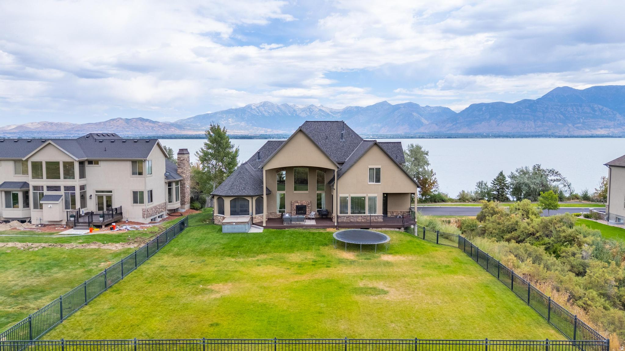 SARATOGA SPRINGS - Residential