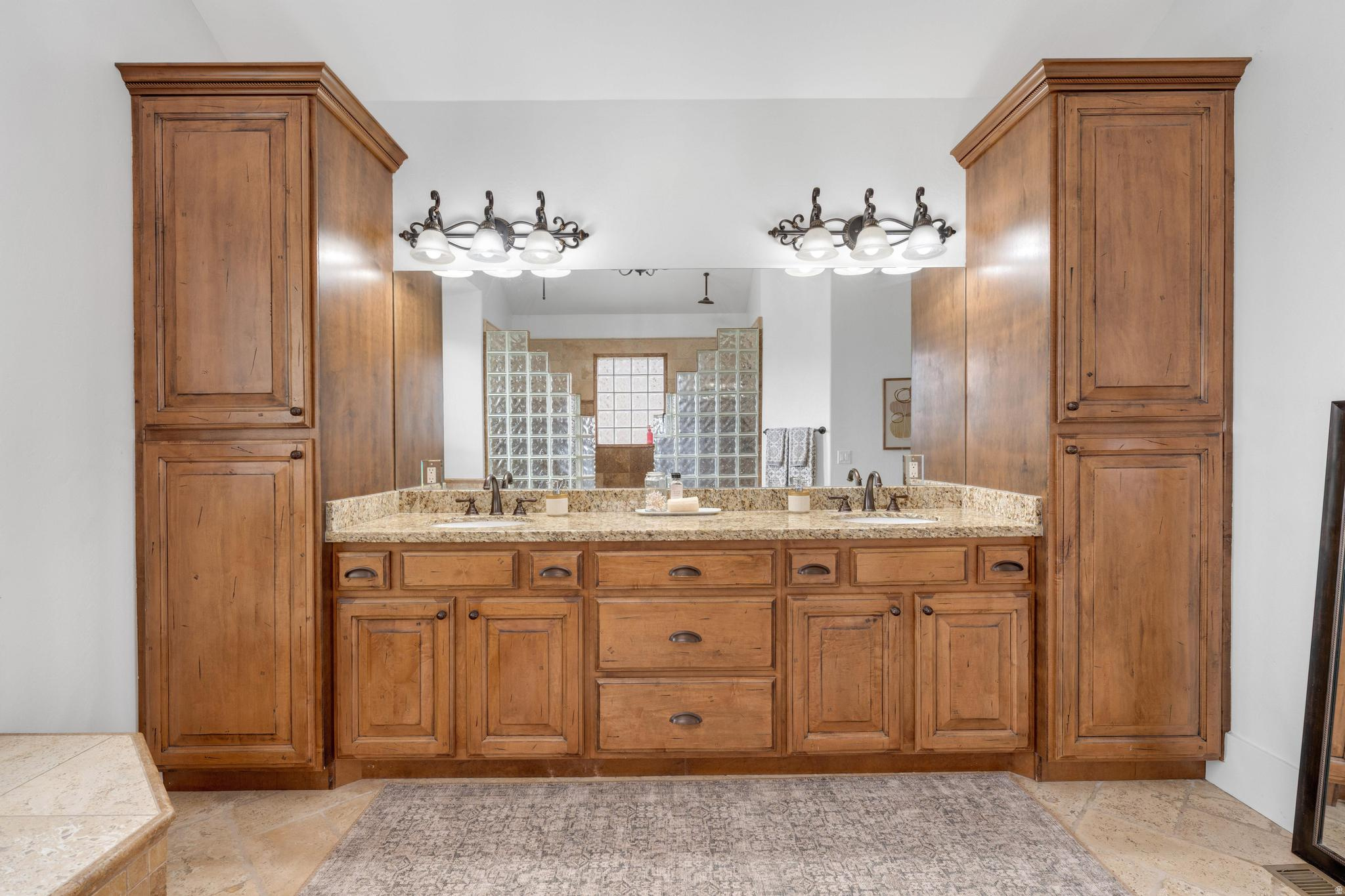 SARATOGA SPRINGS - Residential