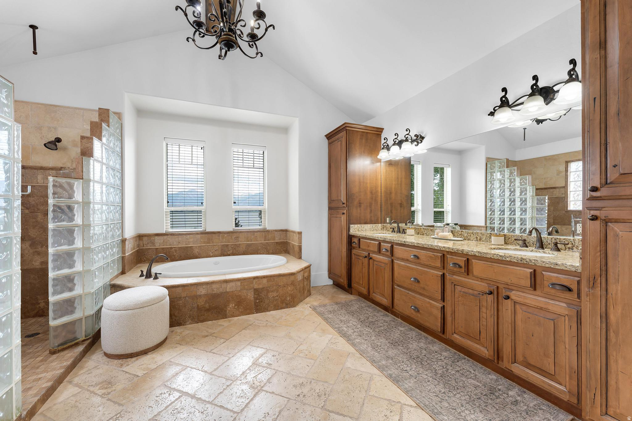 SARATOGA SPRINGS - Residential