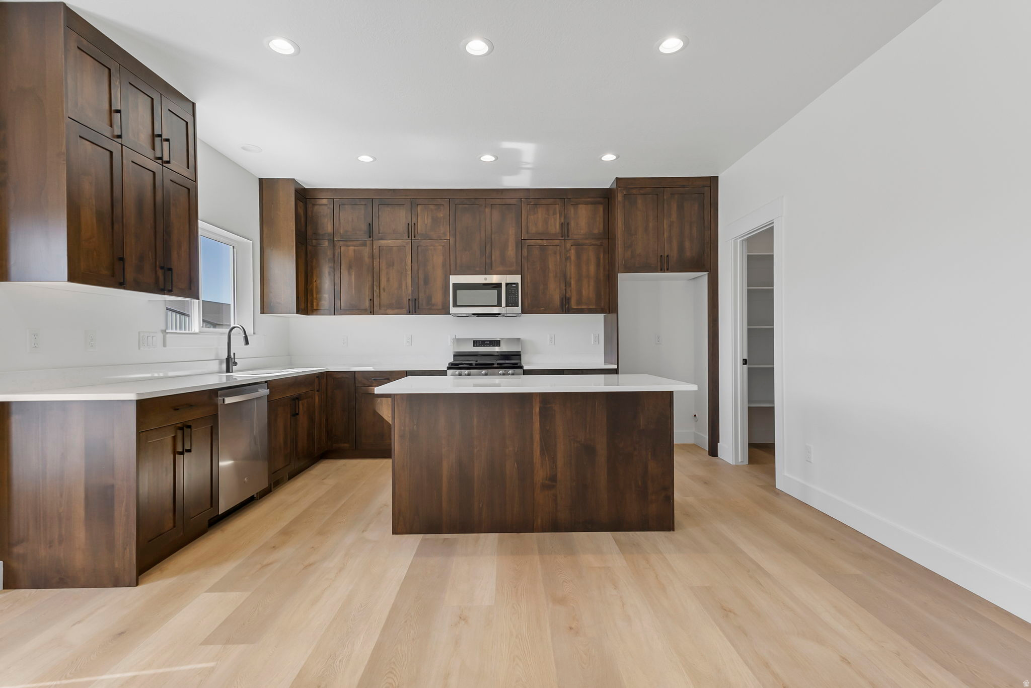 MORRIS MEADOWS - Residential