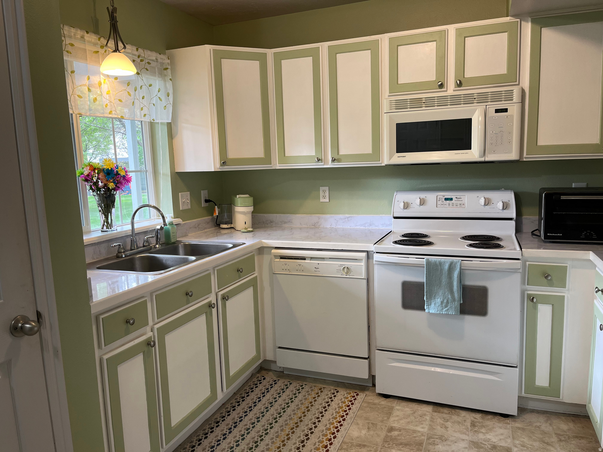 CANYON WOODS - Residential