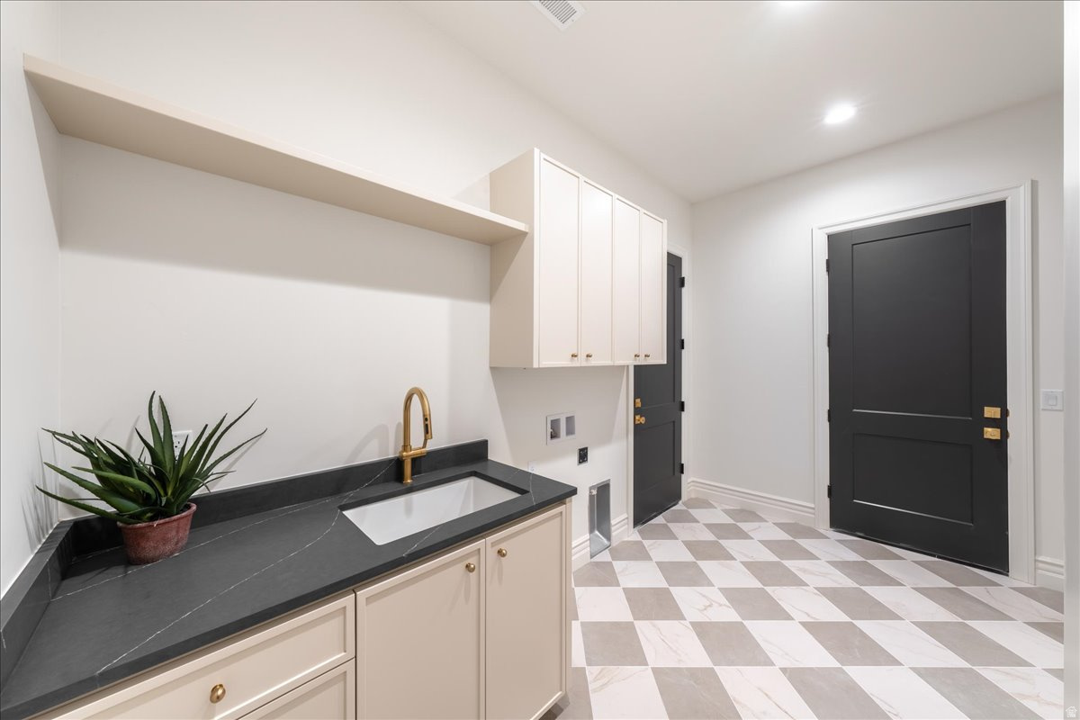 HOMESTEADS AT STUCKI FARM - Residential