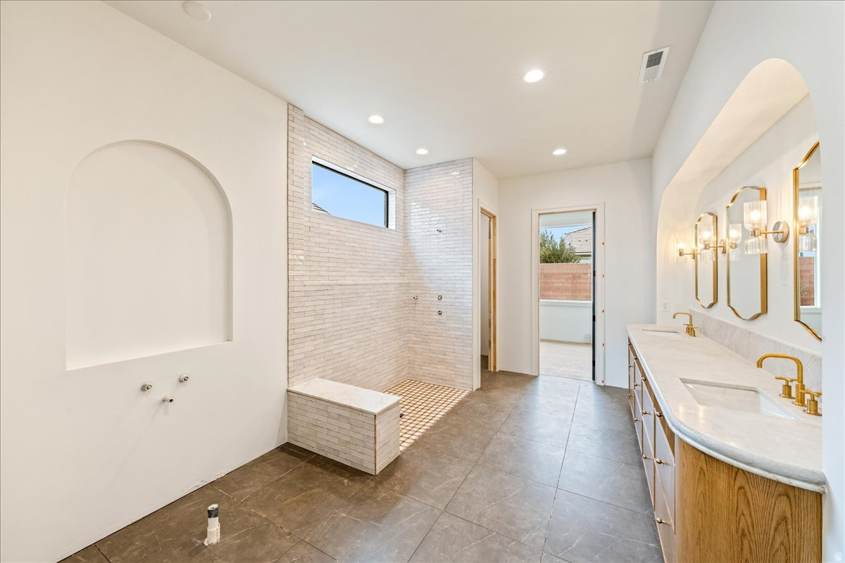 HOMESTEADS AT STUCKI FARM - Residential