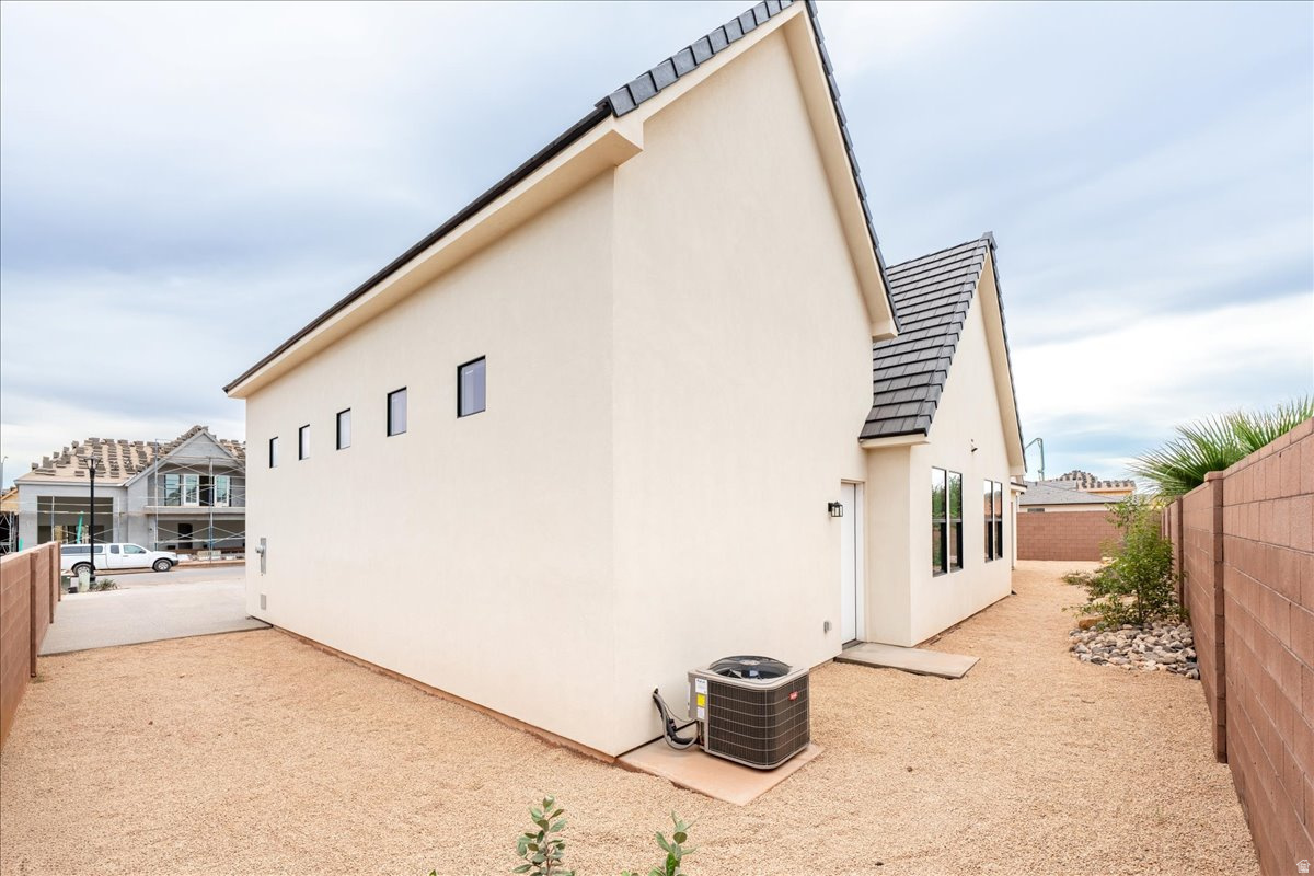 HOMESTEADS AT STUCKI FARM - Residential