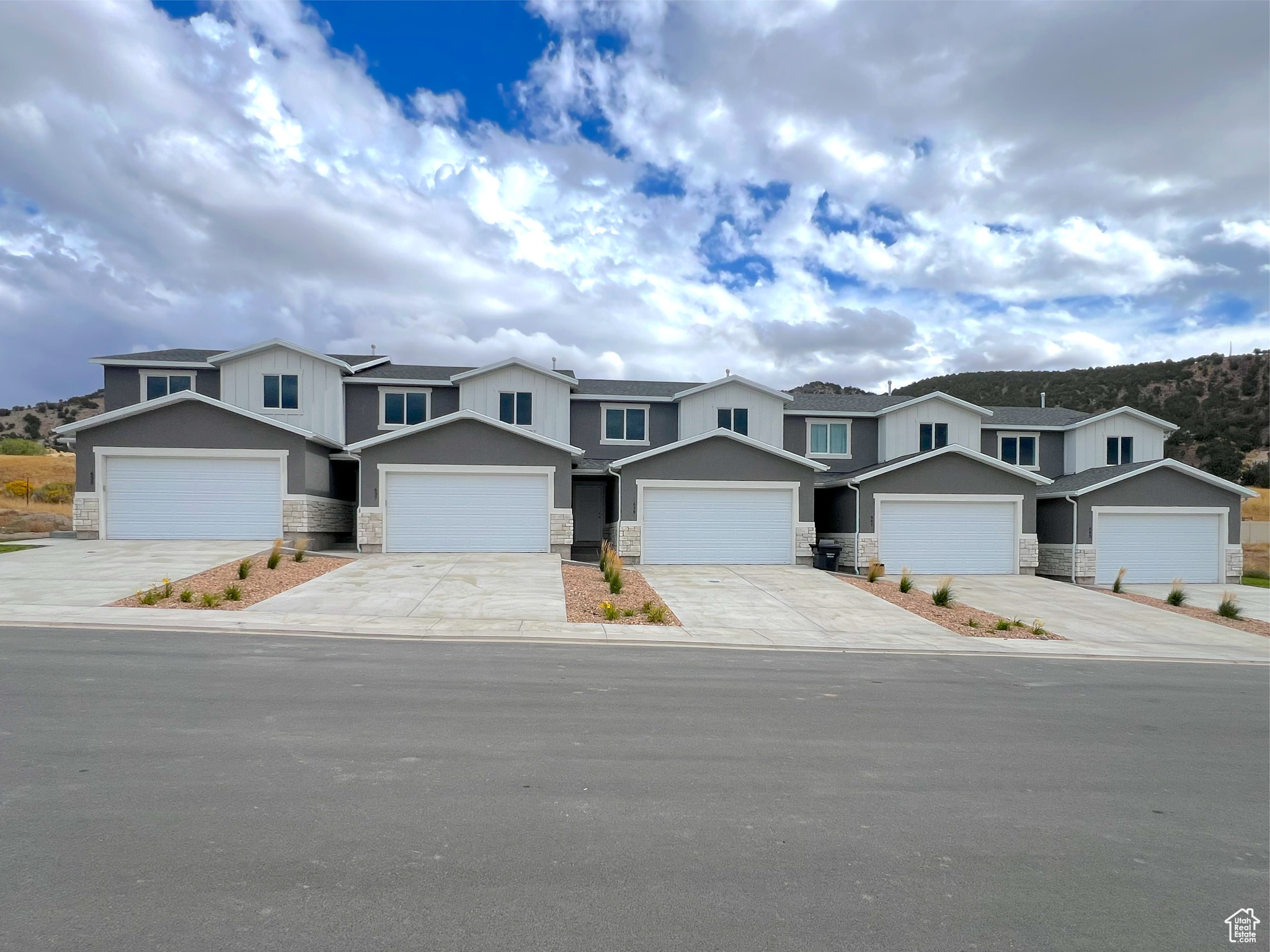 CEDAR RIDGE - Residential