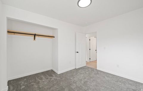 Tiny photo for 965 AMETHYST ST, Layton, UT 84041 (MLS # 2134532)