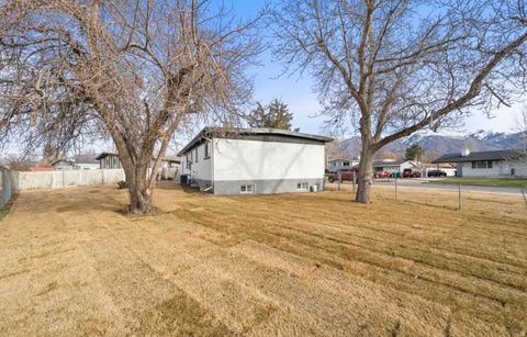 Tiny photo for 965 AMETHYST ST, Layton, UT 84041 (MLS # 2134532)