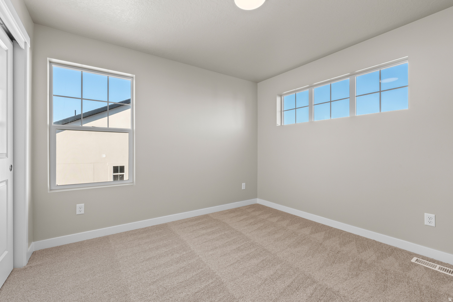 OVERLAND COLLECTION V2 217 - Residential