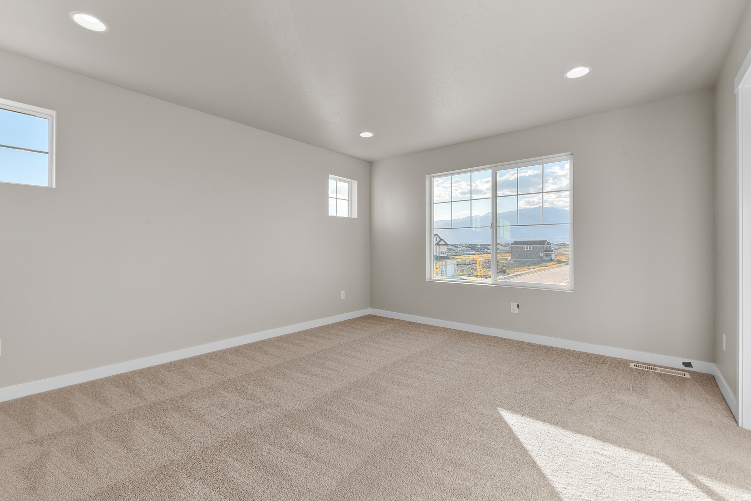 OVERLAND COLLECTION V2 217 - Residential