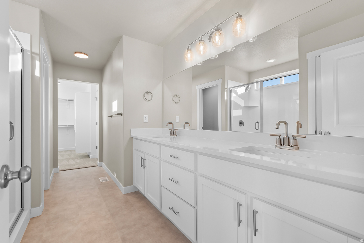 OVERLAND COLLECTION V2 217 - Residential