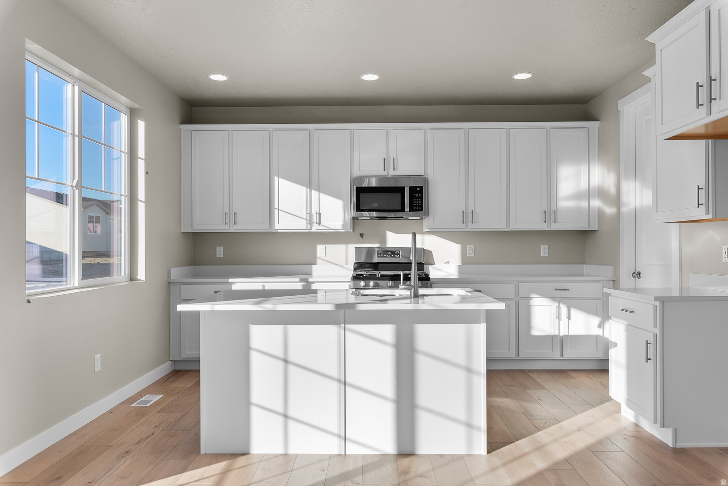 OVERLAND COLLECTION V2 217 - Residential