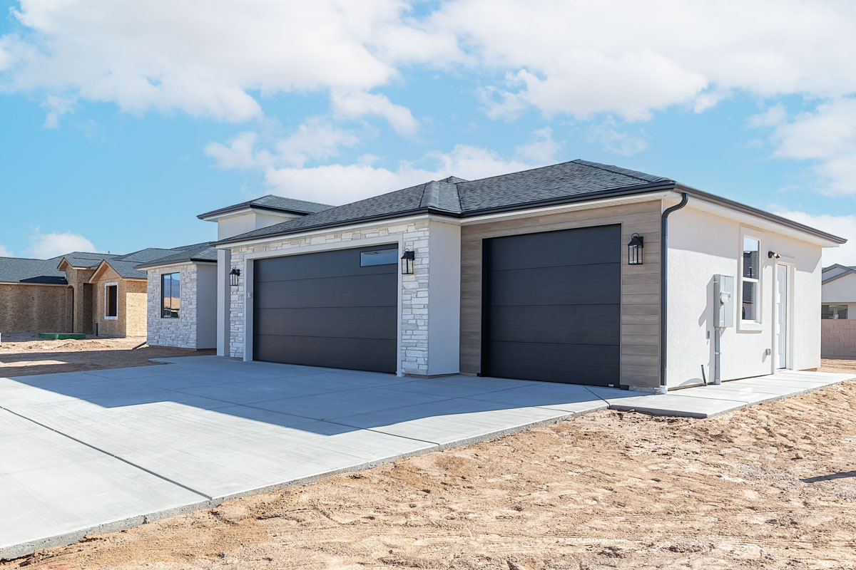 IRON WEST - Residential