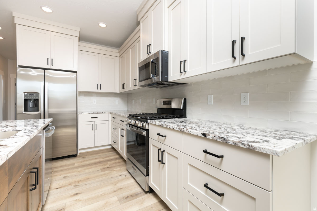 IRON WEST - Residential