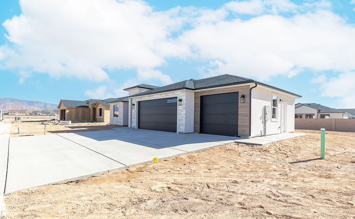 IRON WEST - Residential