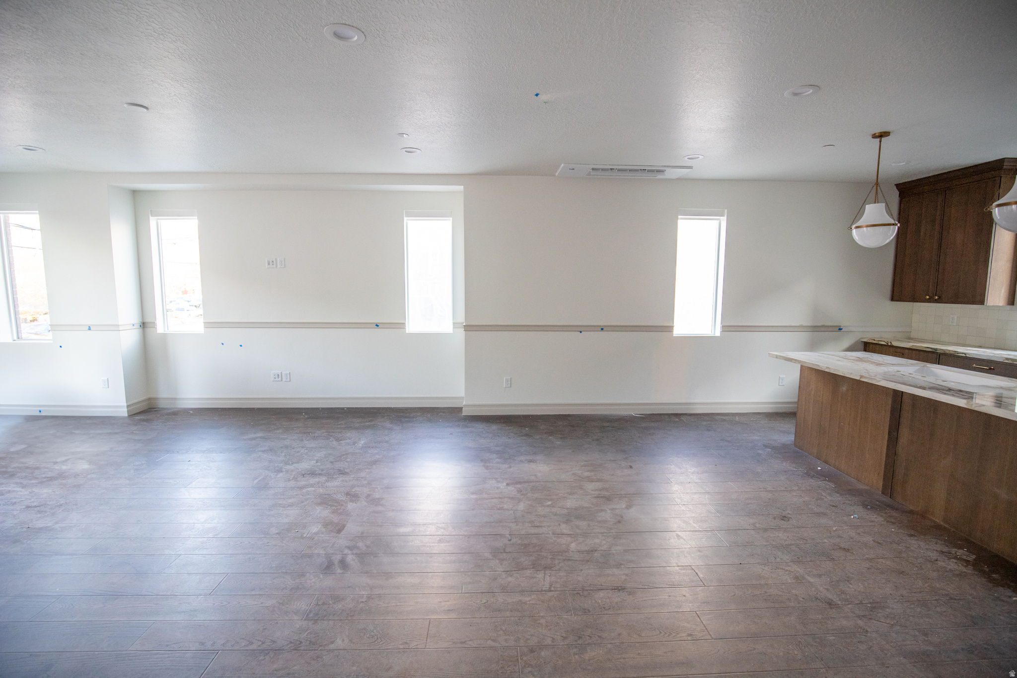 THE IRIS - Residential