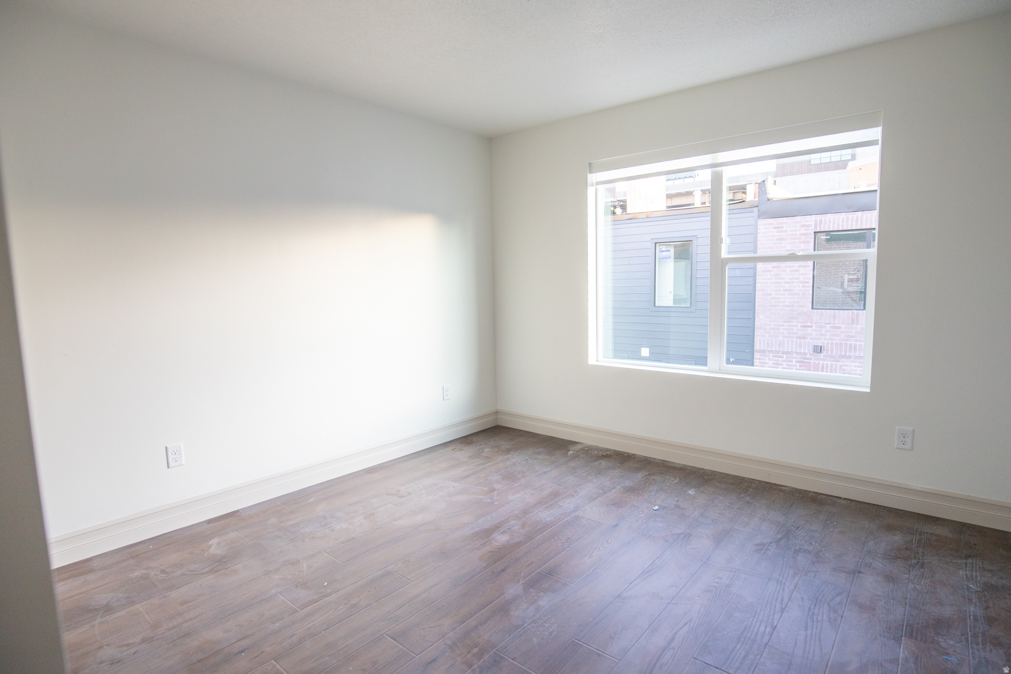 THE IRIS - Residential